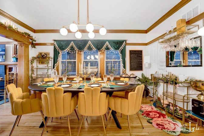 Twin Lions Lodge: Eclectic Chic in Bucktown image 27