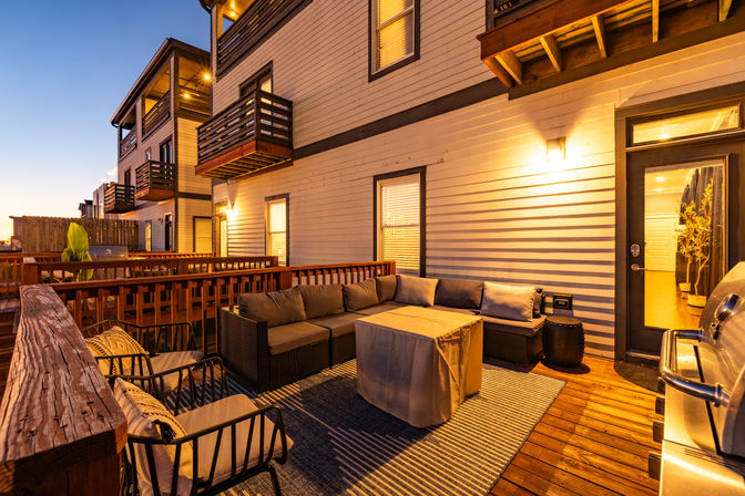 Ultimate Bach Pad: 2 Luxury Homes, 8 Bedrooms + 2 Hot Tubs image 32