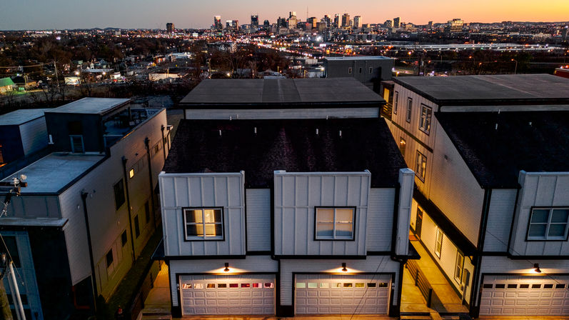 Ultimate Bach Pad: 2 Luxury Homes, 8 Bedrooms + 2 Hot Tubs image 14