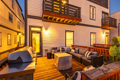 Ultimate Bach Pad: 2 Luxury Homes, 8 Bedrooms + 2 Hot Tubs image 30