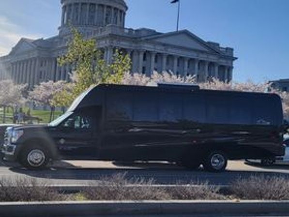 Utah Party Bus & Limousine Rentals - Limo Cloud 9 image 2