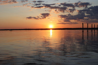 Girl's Night Out Sunset Cruise With Bull River Marina image 3