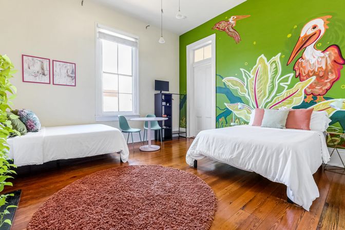 Artsy Magazine St Apartment: Grand Balcony in a Prime Location image 8