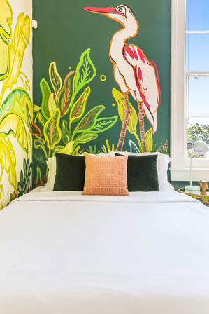 Artsy Magazine St Apartment: Grand Balcony in a Prime Location image 2