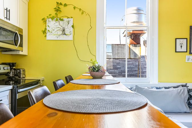 Artsy Magazine St Apartment: Grand Balcony in a Prime Location image 29