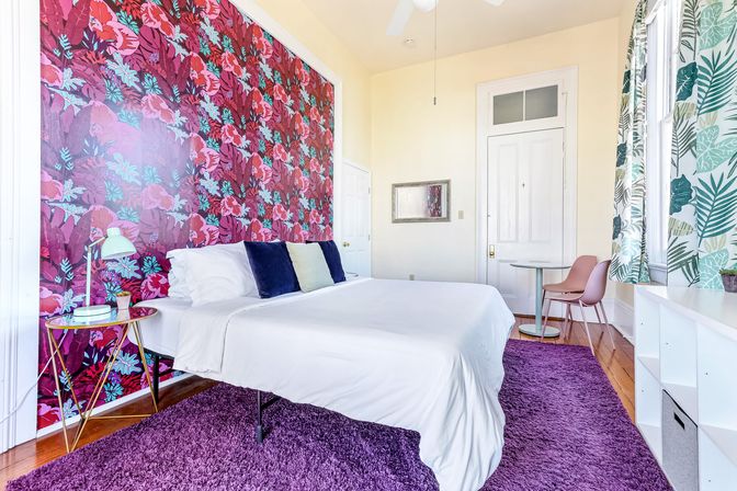 Artsy Magazine St Apartment: Grand Balcony in a Prime Location image 16