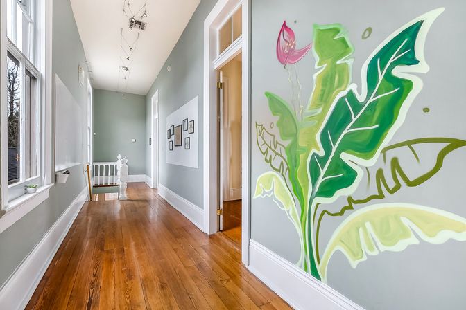 Artsy Magazine St Apartment: Grand Balcony in a Prime Location image 25