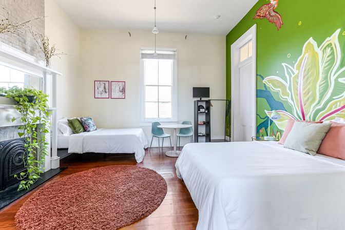 Artsy Magazine St Apartment: Grand Balcony in a Prime Location image 10