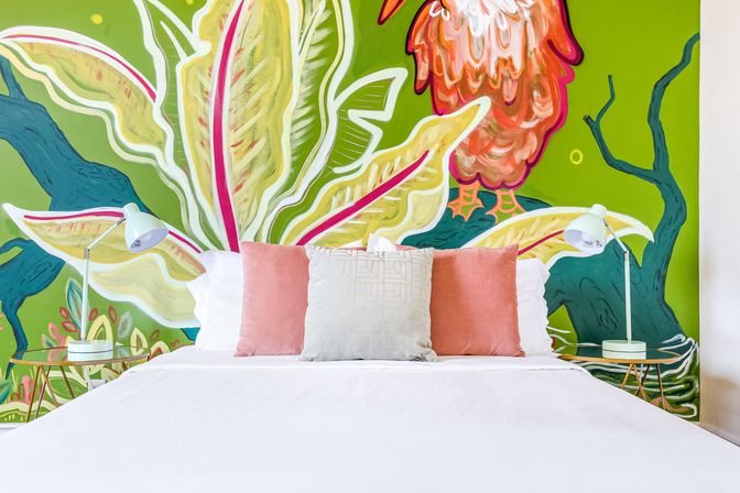 Artsy Magazine St Apartment: Grand Balcony in a Prime Location image 9