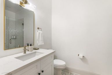 Le Coeur: Luxurious Art-Filled Condo with Private Rooftop Terrace image 26