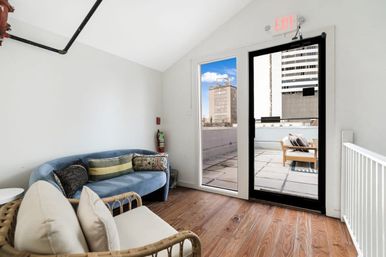 Le Coeur: Luxurious Art-Filled Condo with Private Rooftop Terrace image 9