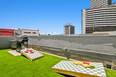 Le Coeur: Luxurious Art-Filled Condo with Private Rooftop Terrace image 32