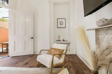 Le Coeur: Luxurious Art-Filled Condo with Private Rooftop Terrace image 14