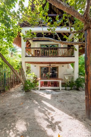 Villa Naj Kan: 9BR Beachfront Retreat for Up to 20 Guests image 58