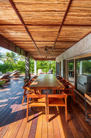 Villa Naj Kan: 9BR Beachfront Retreat for Up to 20 Guests image 13