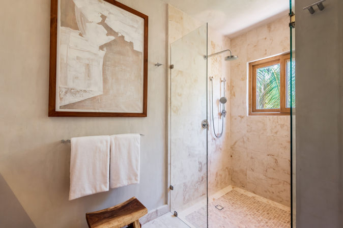 Villa Naj Kan: 9BR Beachfront Retreat for Up to 20 Guests image 37