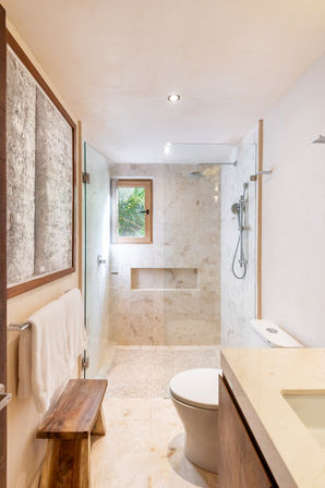 Villa Naj Kan: 9BR Beachfront Retreat for Up to 20 Guests image 65