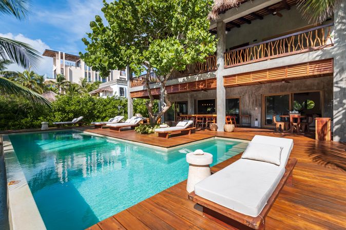 Villa Naj Kan: 9BR Beachfront Retreat for Up to 20 Guests image 9