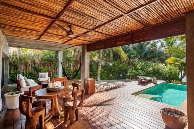 Villa Naj Kan: 9BR Beachfront Retreat for Up to 20 Guests image 10