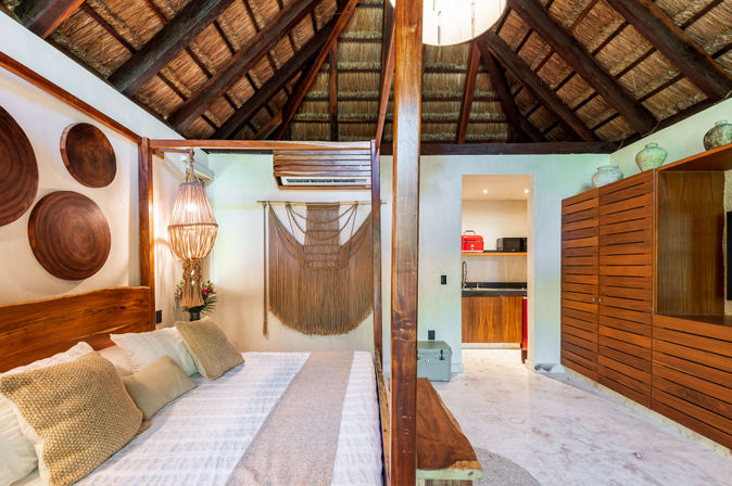 Villa Naj Kan: 9BR Beachfront Retreat for Up to 20 Guests image 67