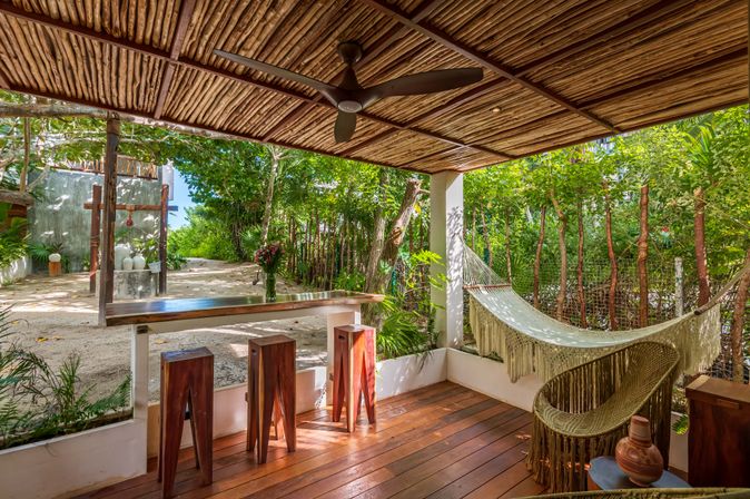 Villa Naj Kan: 9BR Beachfront Retreat for Up to 20 Guests image 63