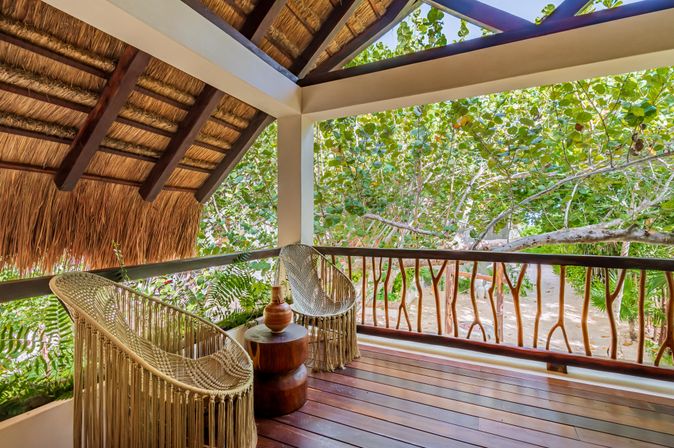 Villa Naj Kan: 9BR Beachfront Retreat for Up to 20 Guests image 71