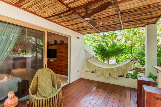 Villa Naj Kan: 9BR Beachfront Retreat for Up to 20 Guests image 64