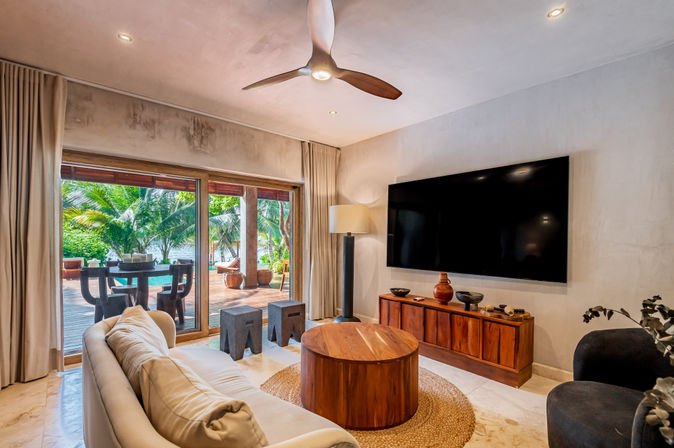 Villa Naj Kan: 9BR Beachfront Retreat for Up to 20 Guests image 31