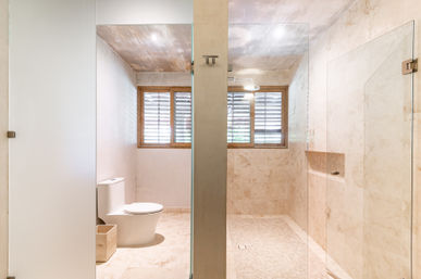 Villa Naj Kan: 9BR Beachfront Retreat for Up to 20 Guests image 44