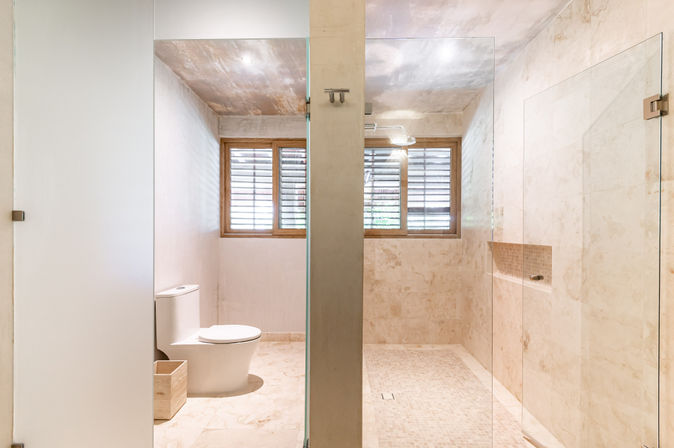 Villa Naj Kan: 9BR Beachfront Retreat for Up to 20 Guests image 44
