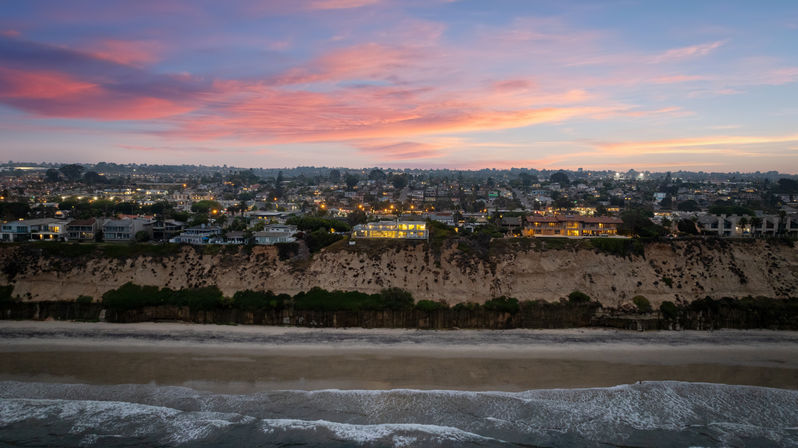 Wander Encinitas Shores: Luxury 5-Bedroom Oceanfront Estate with Saltwater Pool & Studio in Encinitas, CA image 32