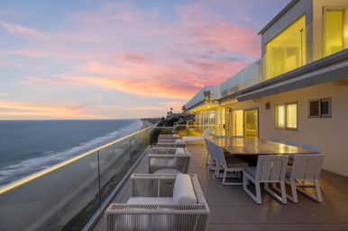 Wander Encinitas Shores: Luxury 5-Bedroom Oceanfront Estate with Saltwater Pool & Studio in Encinitas, CA image 10