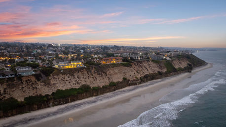 Wander Encinitas Shores: Luxury 5-Bedroom Oceanfront Estate with Saltwater Pool & Studio in Encinitas, CA image 34