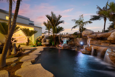 Wander Encinitas Shores: Luxury 5-Bedroom Oceanfront Estate with Saltwater Pool & Studio in Encinitas, CA image 7