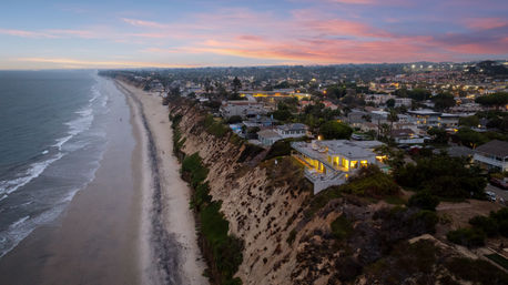 Wander Encinitas Shores: Luxury 5-Bedroom Oceanfront Estate with Saltwater Pool & Studio in Encinitas, CA image 30