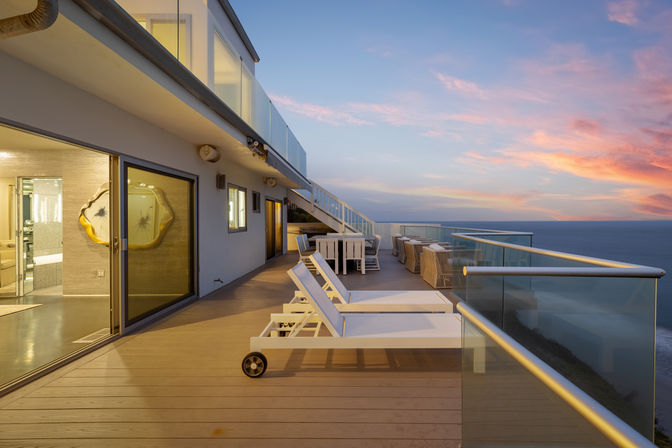Wander Encinitas Shores: Luxury 5-Bedroom Oceanfront Estate with Saltwater Pool & Studio in Encinitas, CA image 8