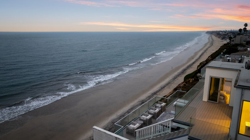 Wander Encinitas Shores: Luxury 5-Bedroom Oceanfront Estate with Saltwater Pool & Studio in Encinitas, CA image 26