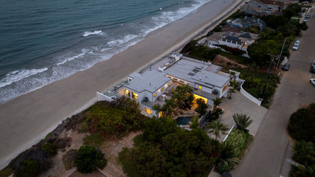 Wander Encinitas Shores: Luxury 5-Bedroom Oceanfront Estate with Saltwater Pool & Studio in Encinitas, CA image 23
