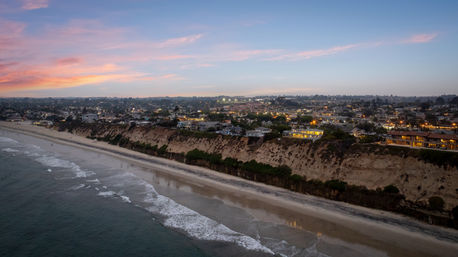 Wander Encinitas Shores: Luxury 5-Bedroom Oceanfront Estate with Saltwater Pool & Studio in Encinitas, CA image 31