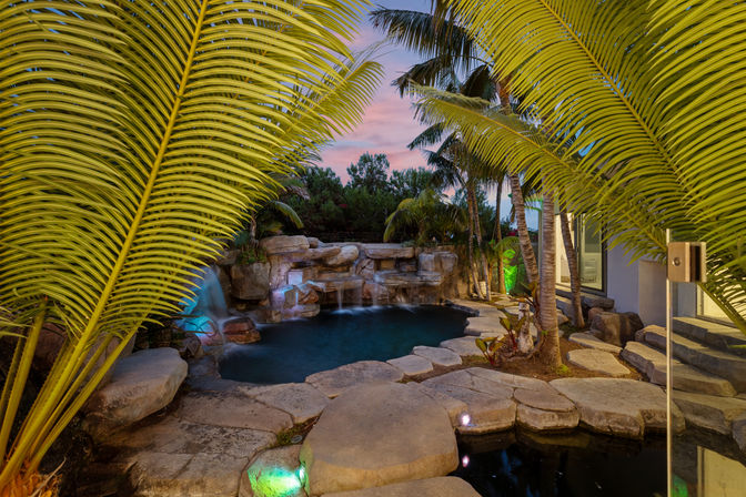 Wander Encinitas Shores: Luxury 5-Bedroom Oceanfront Estate with Saltwater Pool & Studio in Encinitas, CA image 6