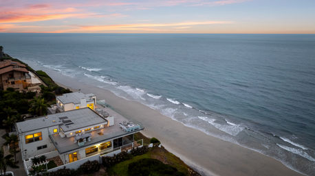 Wander Encinitas Shores: Luxury 5-Bedroom Oceanfront Estate with Saltwater Pool & Studio in Encinitas, CA image 18