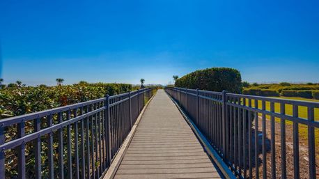 Sea Side Escape: Cozy Oceanview Villa with Pool & Beach Access image 27