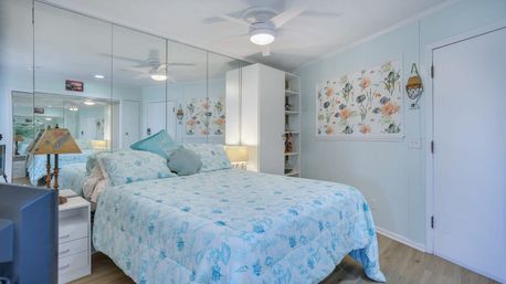 Sea Side Escape: Cozy Oceanview Villa with Pool & Beach Access image 25