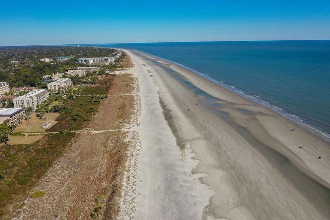 Sea Side Escape: Cozy Oceanview Villa with Pool & Beach Access image 16