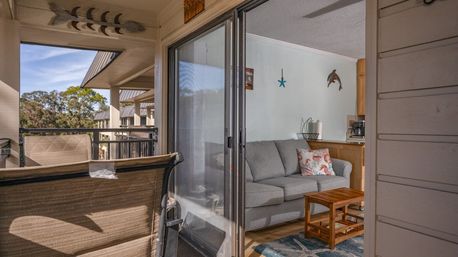 Sea Side Escape: Cozy Oceanview Villa with Pool & Beach Access image 20