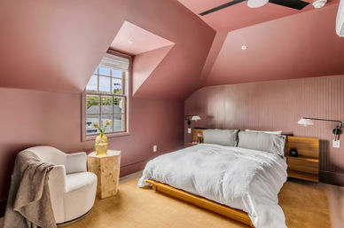 4 Bedroom Private Home Downtown @ Emerson Square image 11