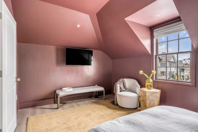 4 Bedroom Private Home Downtown @ Emerson Square image 12