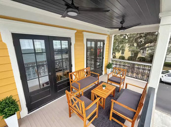 4 Bedroom Private Home Downtown @ Emerson Square image 4