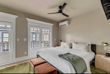 4 Bedroom Private Home Downtown @ Emerson Square image 9