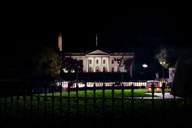 Booze and Boos: Ghost Tour + Bar Crawl in Washington D.C.  image 3